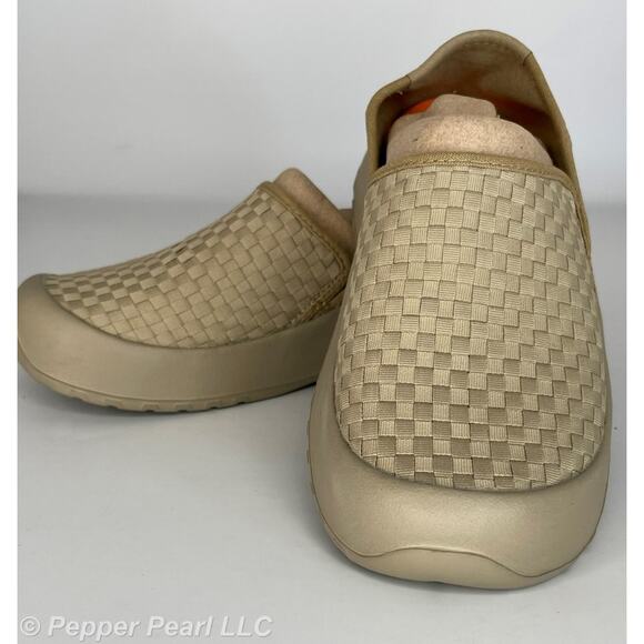 Khaki Unisex Junior 3-4 Slip on comfort Espadrille casual walking shoe - Picture 1 of 8